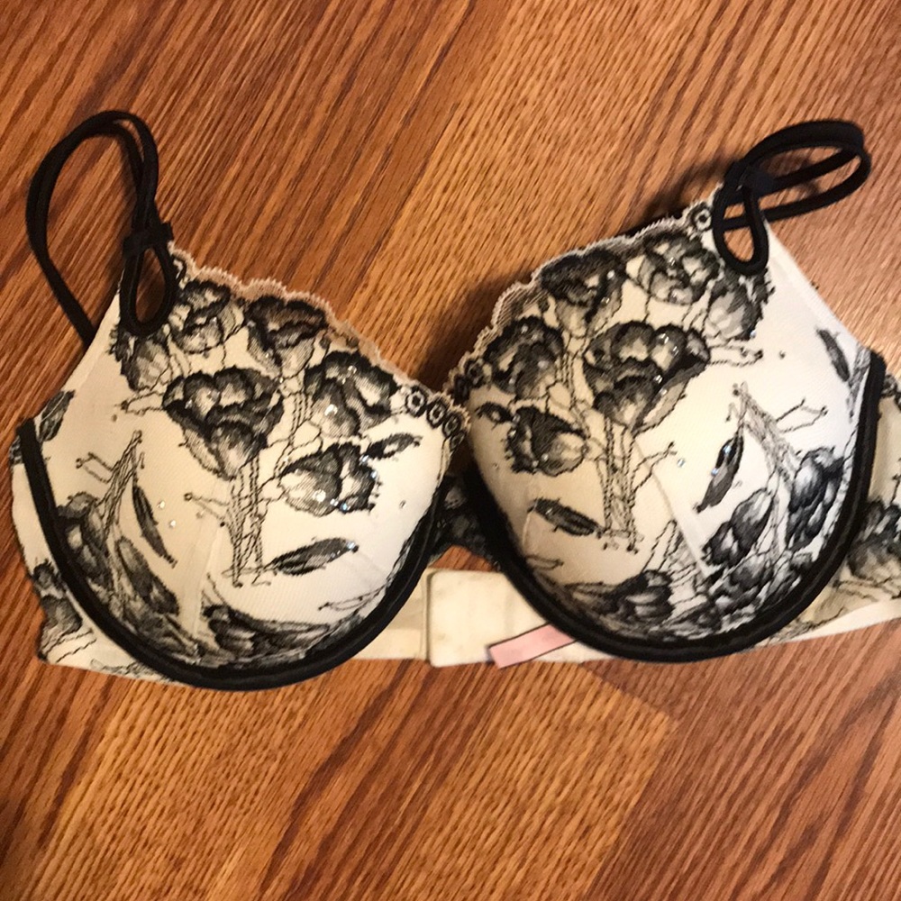 Victoria Secrets Bra